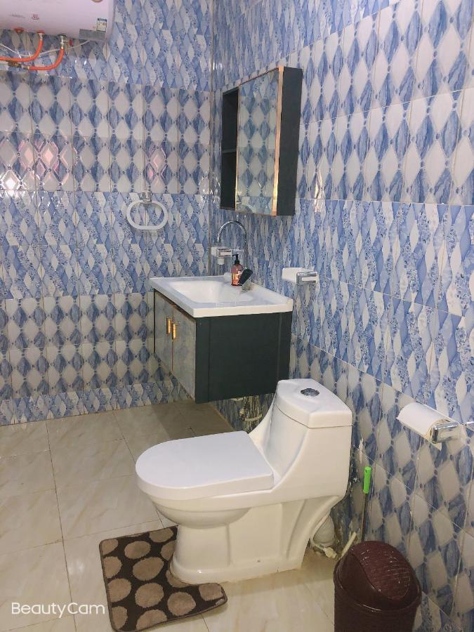 Awamuulamin Manneh Guest House Abuko Exteriör bild
