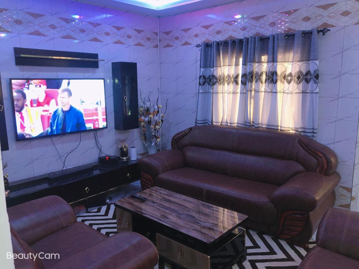 Awamuulamin Manneh Guest House Abuko Exteriör bild