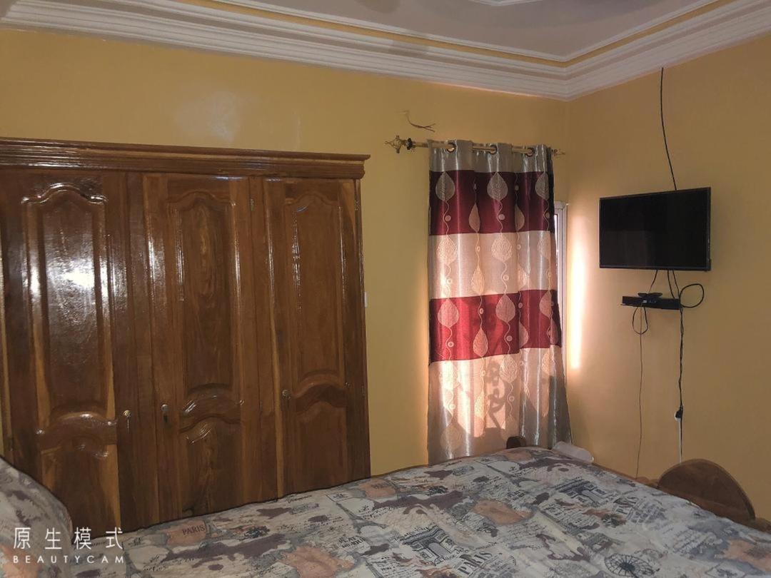Awamuulamin Manneh Guest House Abuko Exteriör bild