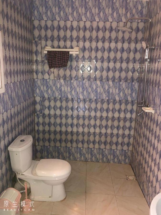 Awamuulamin Manneh Guest House Abuko Exteriör bild