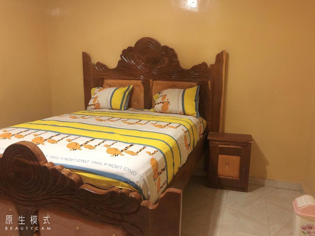 Awamuulamin Manneh Guest House Abuko Exteriör bild