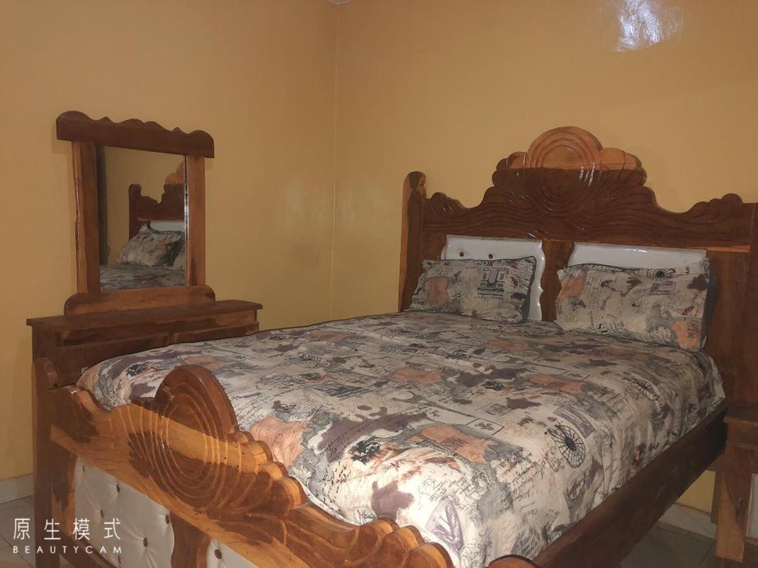 Awamuulamin Manneh Guest House Abuko Exteriör bild