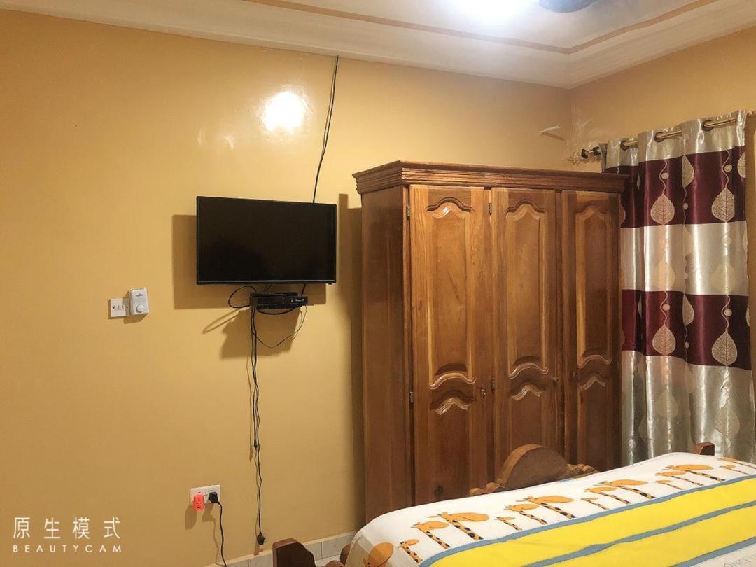 Awamuulamin Manneh Guest House Abuko Exteriör bild